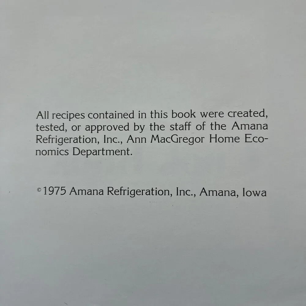 Vintage Amana Radarange Microwave Oven Cook Book 1975 First Edition Hardcover